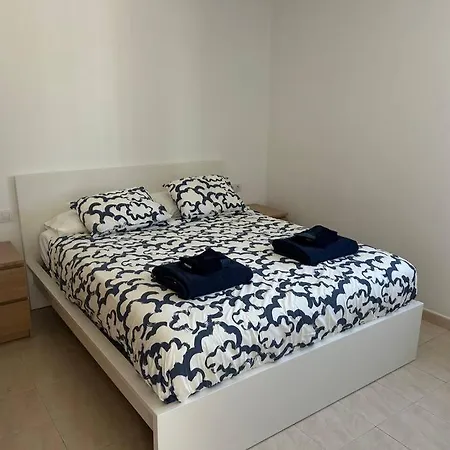Apartment B16 Caleton Blanco