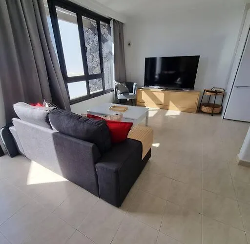 B16 Caleton Blanco بويرتو ذيل كارمين