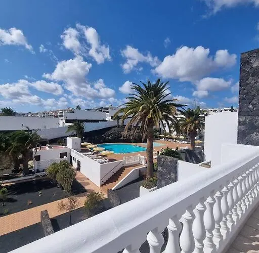 Apartment B16 Caleton Blanco *